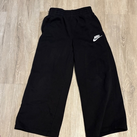 Nike Kids Black Joggers - Picture 1 of 1